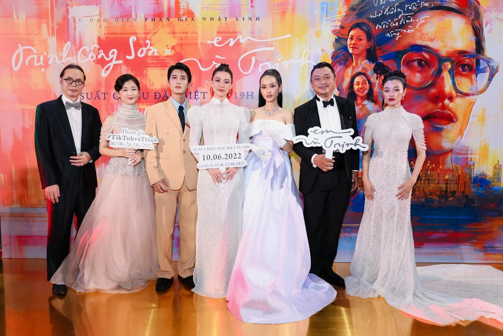 Dàn khách mời tại buổi ra mắt phim.