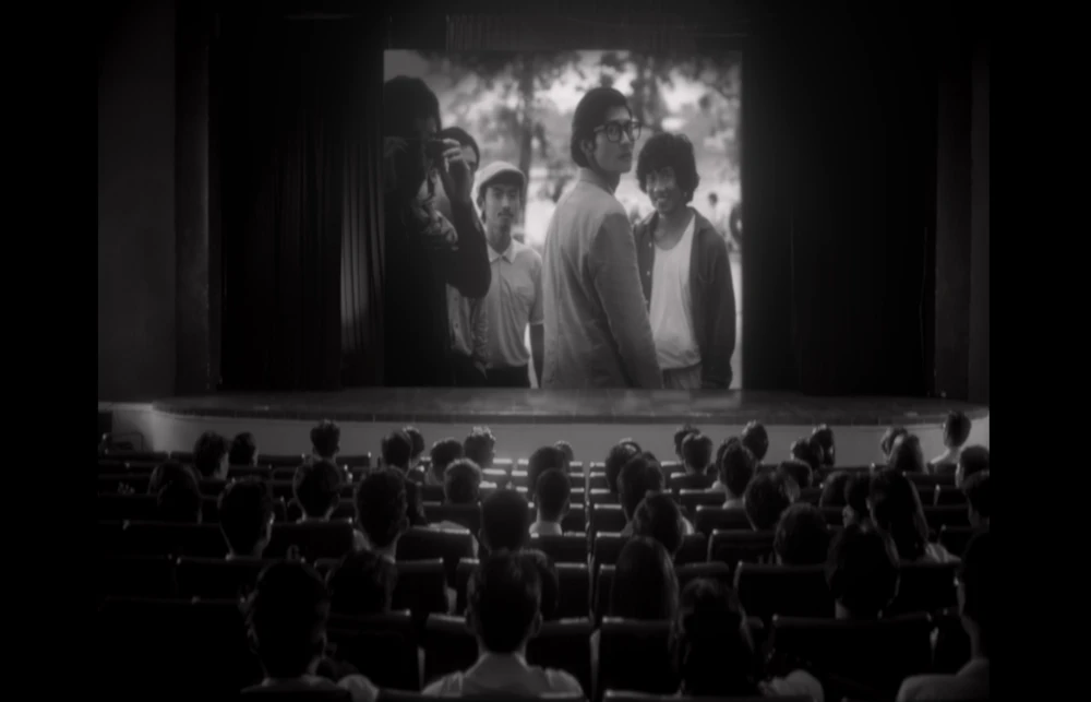 "Em và Trịnh" gửi thông điệp về việc quay lén trong rạp của khán giả.