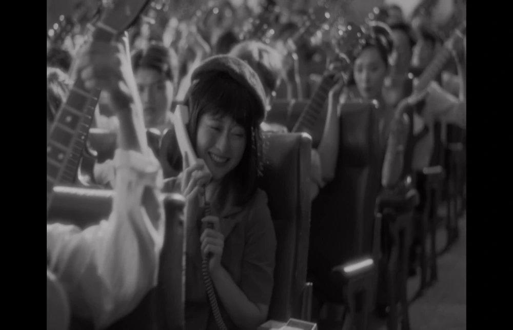 "Em và Trịnh" gửi thông điệp về việc làm ồn trong rạp của khán giả. Ảnh: PHP