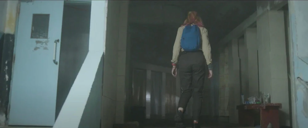 “Virus 32” sở hữu phần bối cảnh tối tăm, cũ kỹ và cực kỳ đáng sợ. Ảnh: PHP