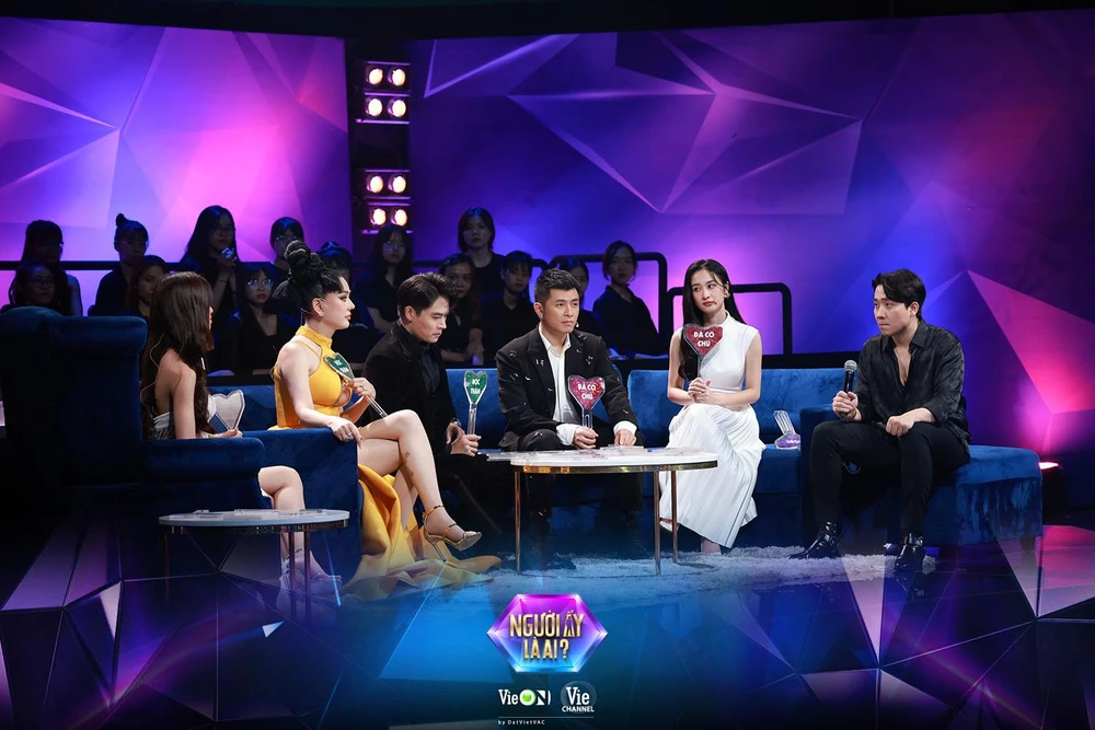 Dàn cố vấn của chương trình