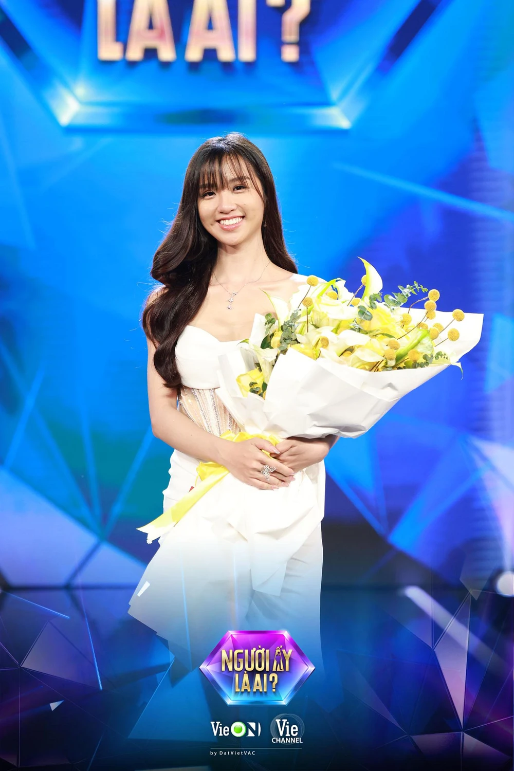 Nữ chính Tú Trinh