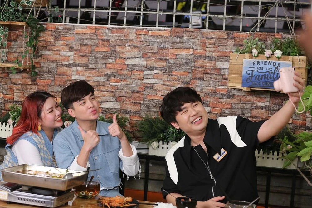 Hữu Đằng, Chen Ru Lu và Quốc Khánh