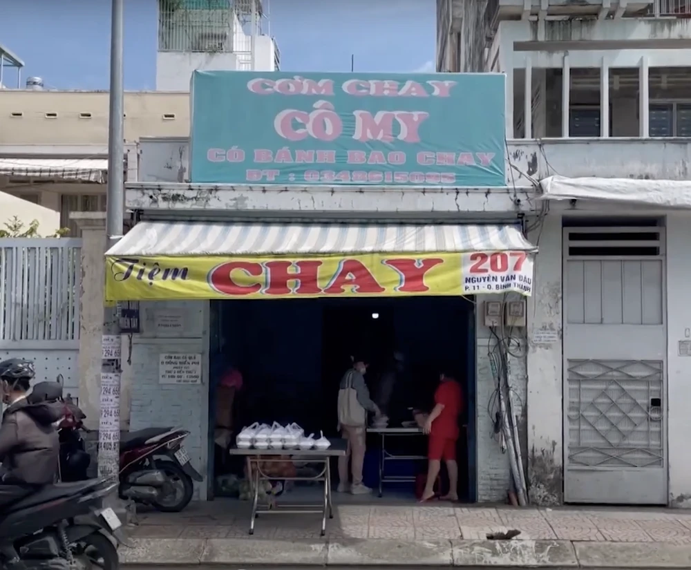 Quán cơm chay 0 đồng - nơi lan tỏa tình yêu thương ấm áp của một cụ bà 70 tuổi. Quán cơm chay 0 đồng - nơi lan tỏa tình yêu thương ấm áp của một cụ bà 70 tuổi.