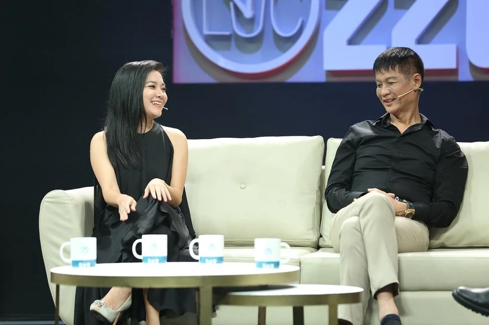 Ca sĩ Thanh Ngọc: “Ngôi nhà có nhiều cột thì đứng mới vững, không nên có ai một mình làm trụ cột gia đình cả”.