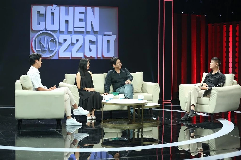 Cuộc trò chuyện của đạo diễn Lê Hoàng, đạo diễn Đức Thịnh và diễn viên Quang Tuấn cùng khách mời đặc biệt là ca sĩ Thanh Ngọc. Ảnh: BEE