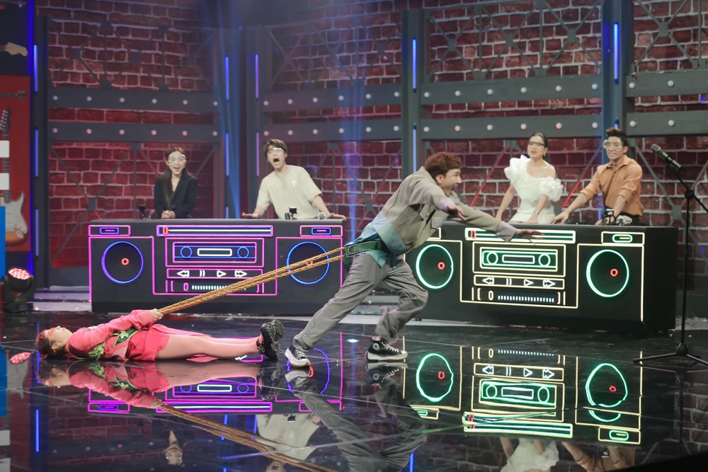 Trang Hý khiến khán giả bật cười tại chương trình 'Studio số 6'