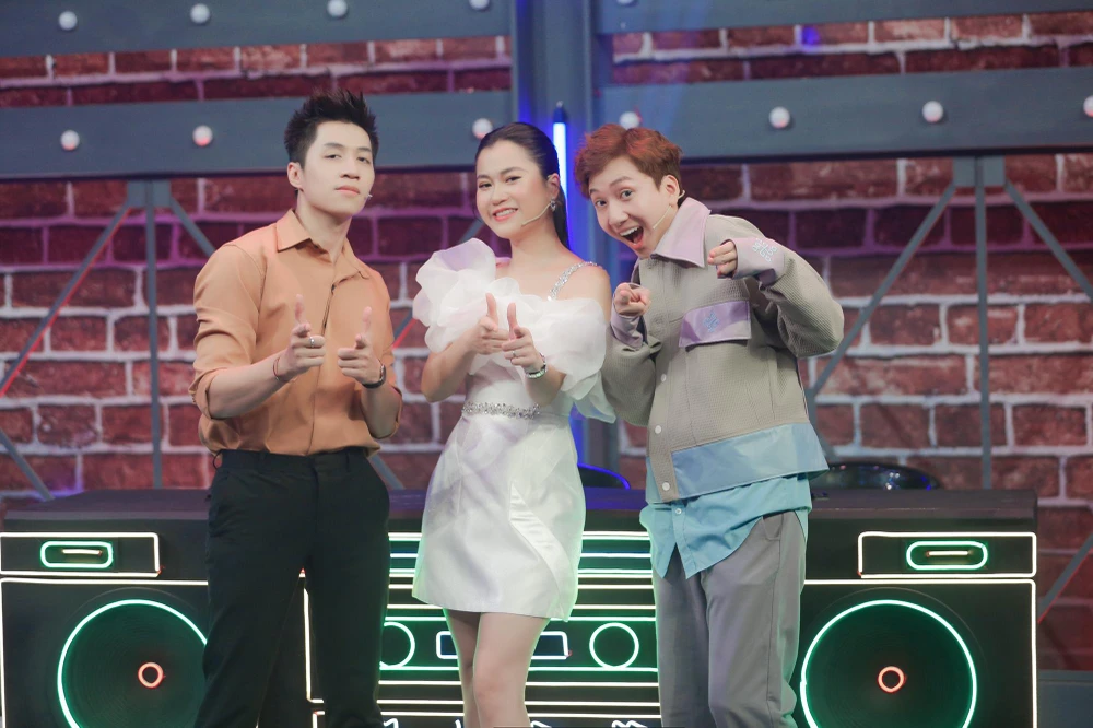 Các thành viên của đội 'Há há'. Ảnh: BEE