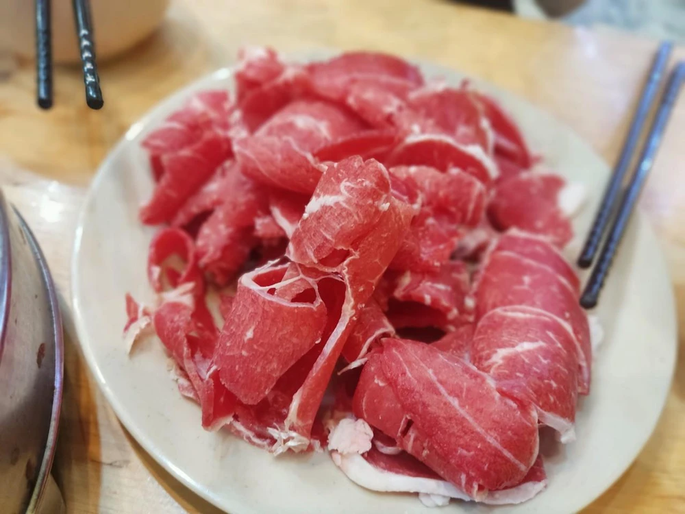 Thịt đỏ là một trong số những thực phẩm giúp tăng cân và tăng cơ bắp hàng đầu. Ảnh: NHẬT LINH