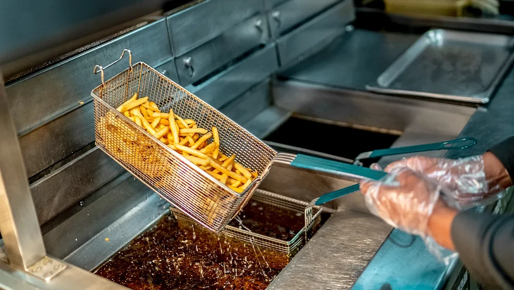 Thực phẩm chiên thường chứa rất nhiều calo. Ảnh; FG Trade/Getty Images