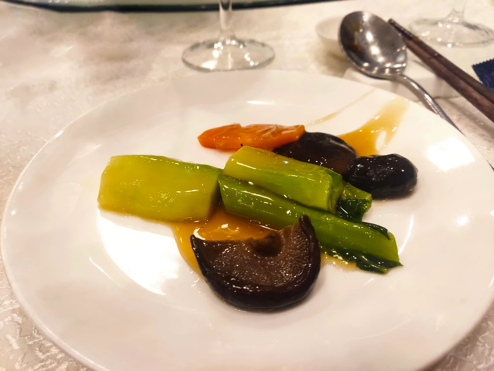 Bắt đầu ngày mới bằng một chế độ ăn uống cân bằng có thể giúp kiểm soát huyết áp. Ảnh: NHẬT LINH Bắt đầu ngày mới bằng một chế độ ăn uống cân bằng có thể giúp kiểm soát huyết áp. Ảnh: NHẬT LINH