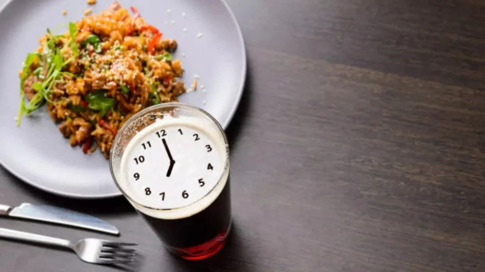 Ăn tối trước 7 giờ tối có thể giúp bạn giảm cân ra sao?
