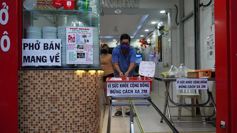 dung-rong-roc-ban-pho-tranh-covid19