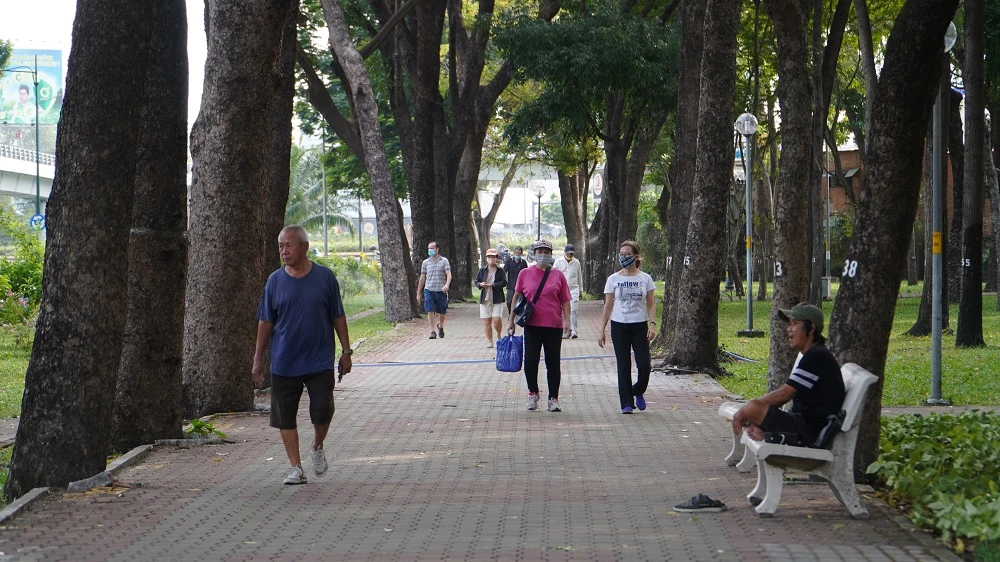 gian-cach-xa-hoi-tphhcm