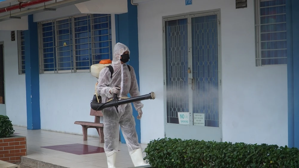 hoc-sinh-tro-lai-truong