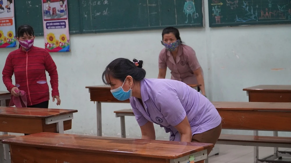 hoc-sinh-tro-lai-truong