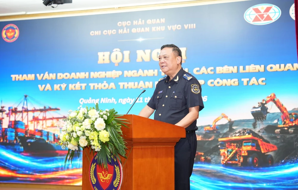 Chi cục trưởng Chi cục Hải quan khu vực VIII Phạm Quốc Hưng phát biểu mong muốn tiếp tục đồng hành, hợp tác chặt chẽ với TKV và các đơn vị thành viên