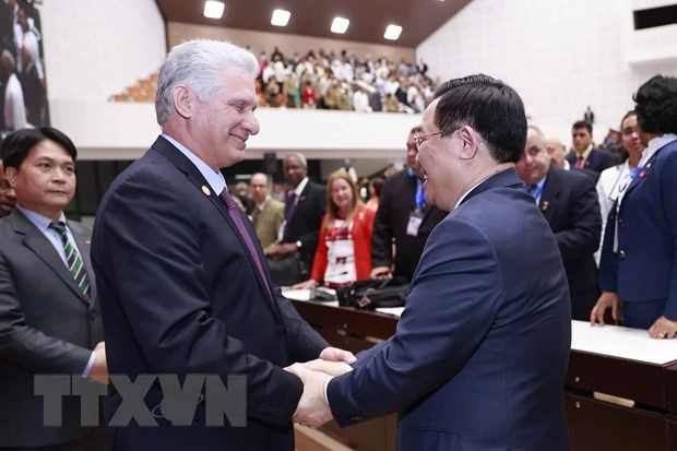 Bí thư thứ nhất Ban Chấp hành Trung ương Đảng Cộng sản Cuba, Chủ tịch nước Cộng hòa Cuba Miguel Díaz-Canel và Chủ tịch Quốc hội Vương Đình Huệ tại phiên họp