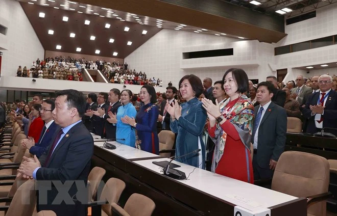 Đại biểu Việt Nam dự phiên họp đặc biệt của Quốc hội Cuba