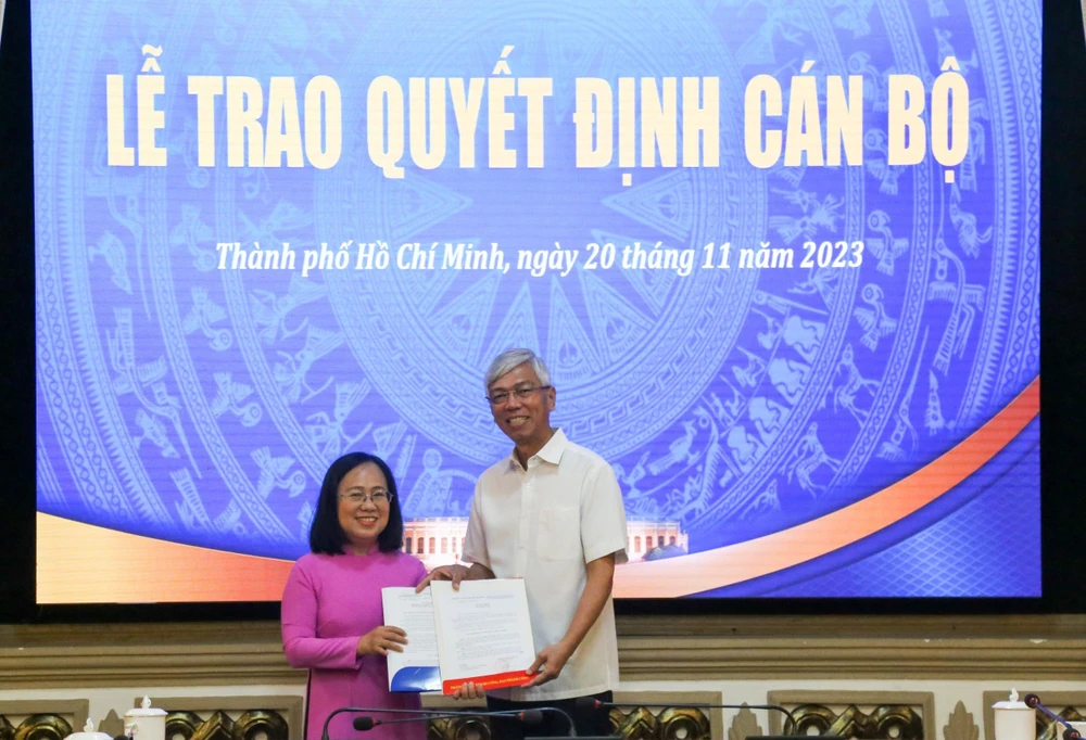 ba-dinh-thi-thanh-thuy-lam-pho-chanh-van-phong-ubnd-tp-hcm.jpg