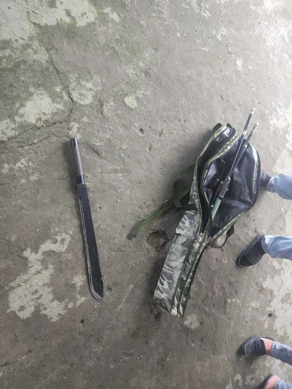 Nhóm cướp tấn công lấy xe máy và lồng chim ở Củ Chi