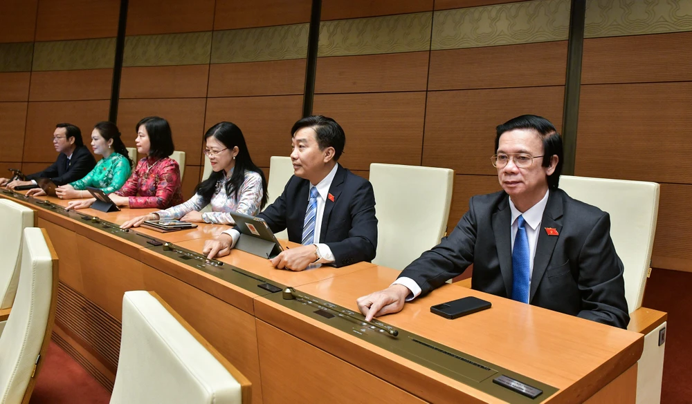 Quốc hội thông qua Nghị quyết về giám sát chuyên đề, chất vấn