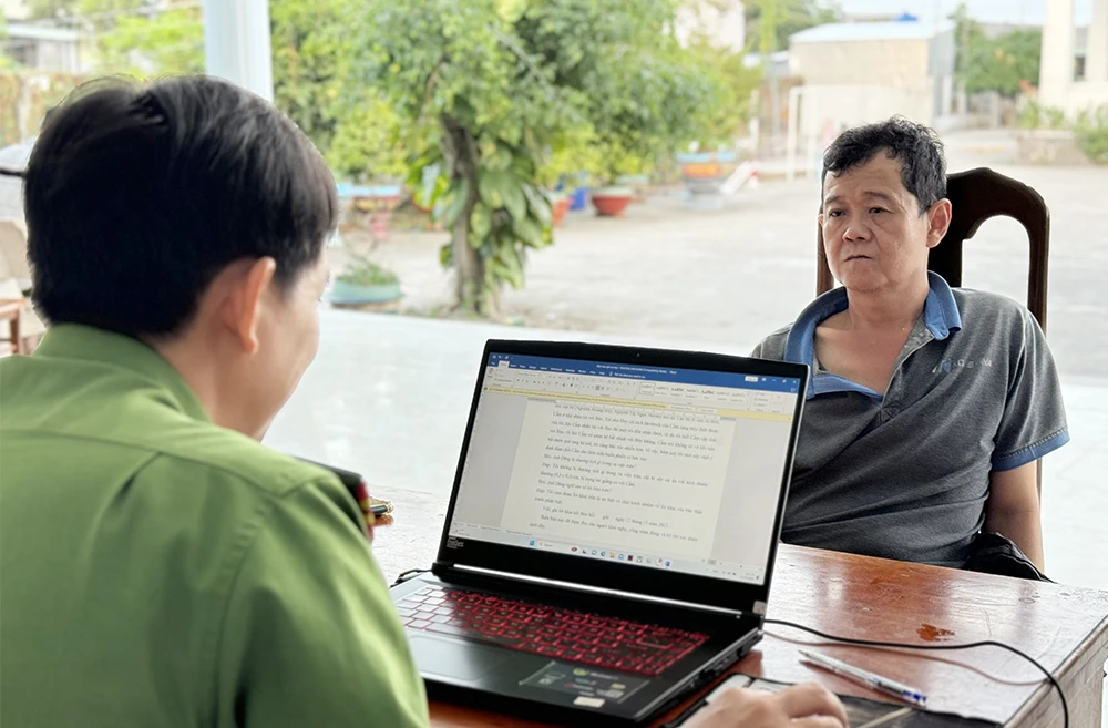 An Giang: Ghen tuông, sát hại vợ ngay trên đường