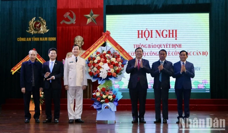 giam-doc-cong-an-tinh-nam-dinh-duoc-bo-nhiem-lam-chanh-van-phong-co-quan-csdt-bo-cong-an-2.jpg