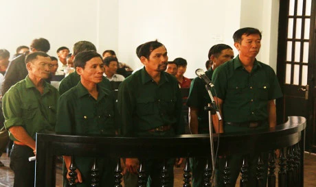 ra lệnh bắt tạm giam các cựu chiến binh