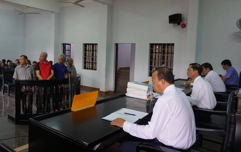 Bị Luật sư phản ứng, kiểm sát viên rút kinh nghiệm ngay