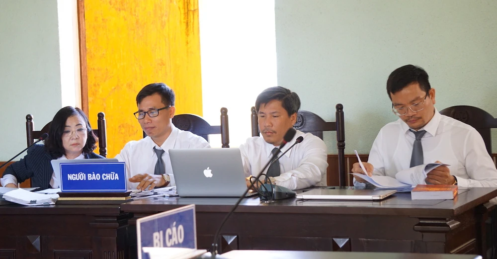 Chấn động phiên tòa, cả 5 bị cáo được trắng án ảnh 2