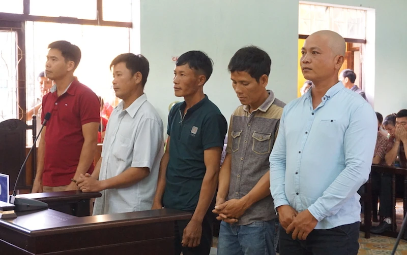 Chấn động phiên tòa, cả 5 bị cáo được trắng án ảnh 3