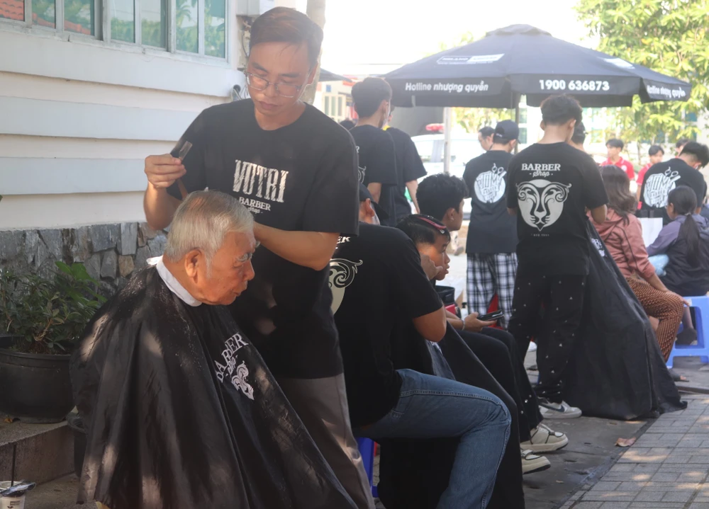 cat toc mien phi-4.JPG