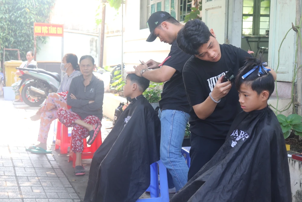 cat toc mien phi-6.JPG