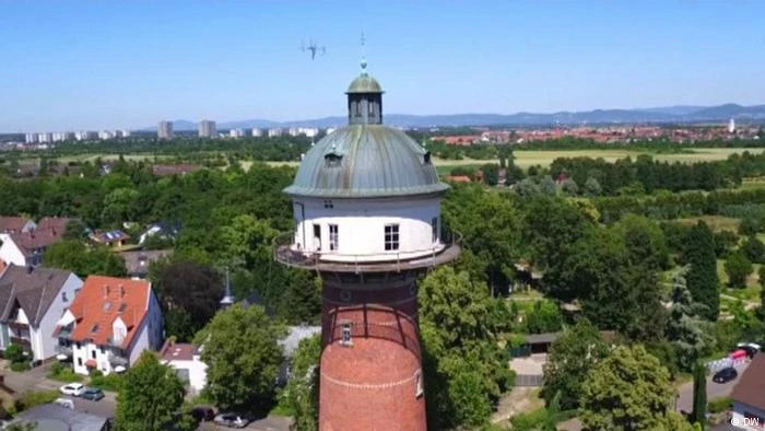 Nhà kiểu tháp nước