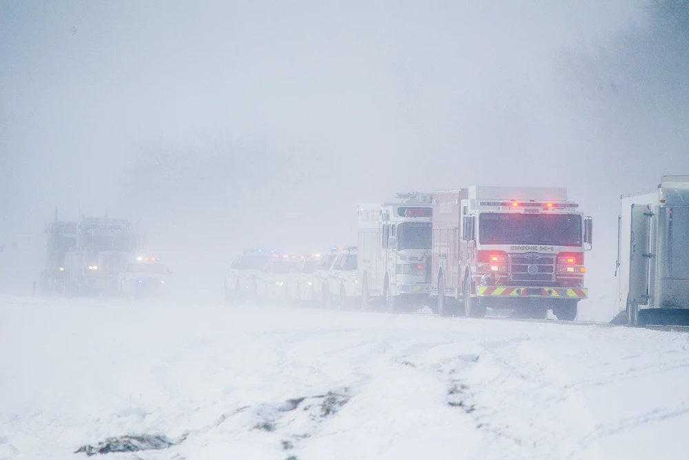 Mỹ: 64 xe đâm liên hoàn trên cao tốc, 73 người thương vong ảnh 3