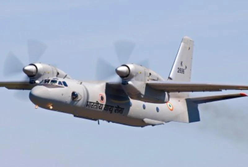 máy bay AN-32