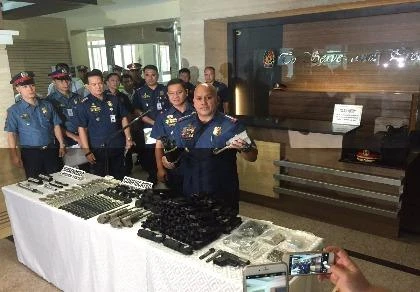 Philippines phá đường dây mua súng ám sát tổng thống