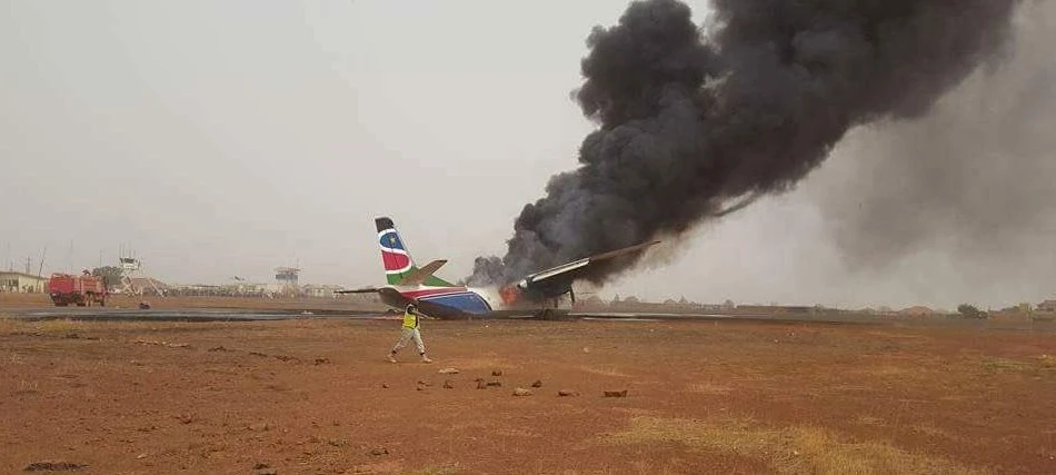 49 người may mắn thoát chết dù máy bay bị thiêu rụi ảnh 1