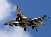 Tên lửa Israel bắn trúng trạm radar, kho vũ khí Syria