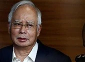 Cựu thủ tướng Malaysia bị bắt tại nhà riêng