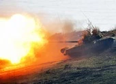Xe tăng Nga lần đầu diễn tập bắn các mục tiêu trên biển