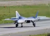 Video: Pha hạ cánh bất thường của tiêm kích Su-57 Nga