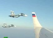 Tiêm kích Su-30SM bảo vệ chuyên cơ chở Putin đến Syria