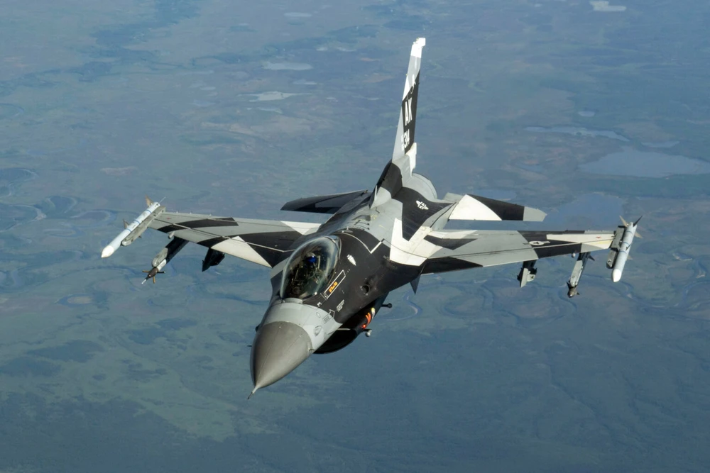Ukraine tính 'giấu' tiêm kích F-16 ở nước ngoài sau khi Nga cảnh báo sẽ bắn hạ trong 20 ngày