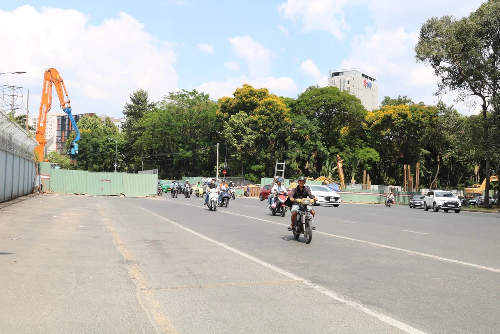 đường Trần Quốc Hoàn