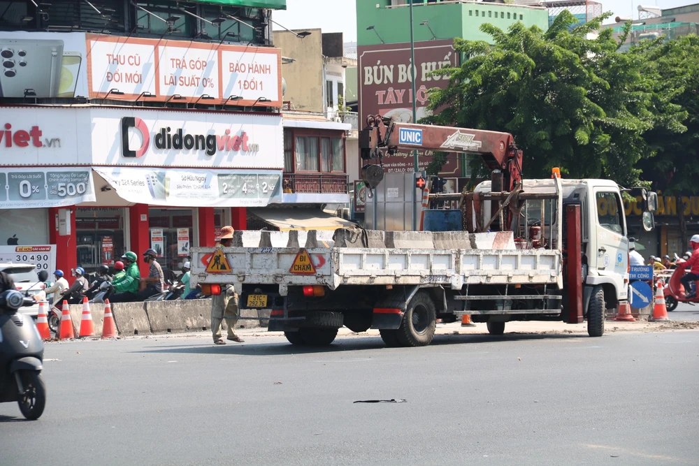 giao lộ Phạm Văn Đồng - Lê Quang Định