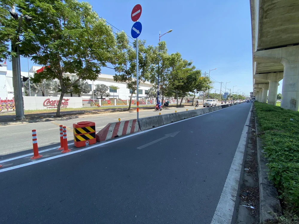 lắp đặt dải phân cách