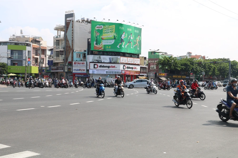 giao lộ Phạm Văn Đồng - Lê Quang Định