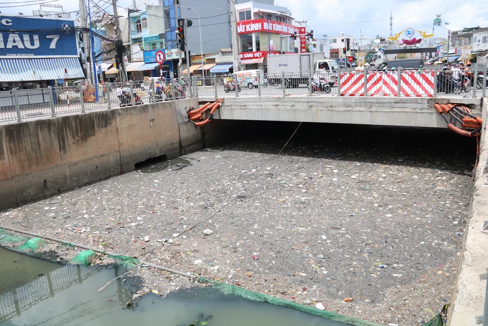 kenh-nuoc-den-40.jpg